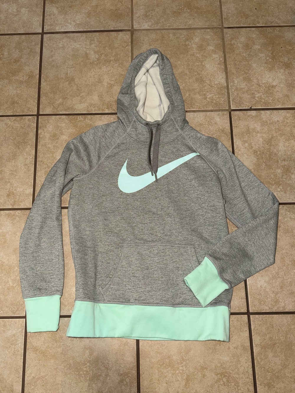 Nike Therma-Fit hoodie size medium